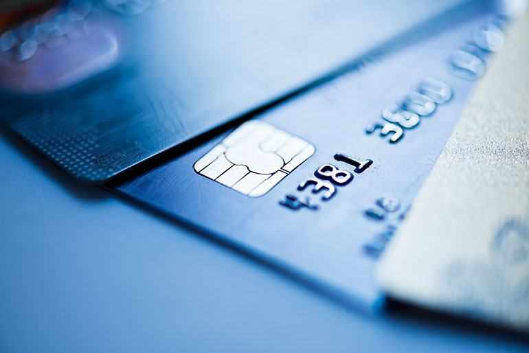 Основные отличия дебетовой карты от кредитной